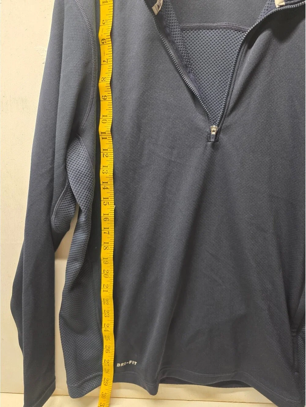 Nike Dri-FIT Men's Medium 1/4 Zip Pullover Navy Long Sleeve Athletic Top